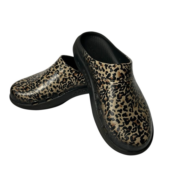 Oofos Oocloog Womens 10 Mens 8 Leopard Print Limited Edition Comfort Clog Shoes - Picture 1 of 11
